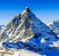 Paysage de montagne enneigée